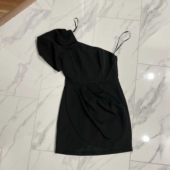 Black one shoulder mini dress - Picture 1 of 3